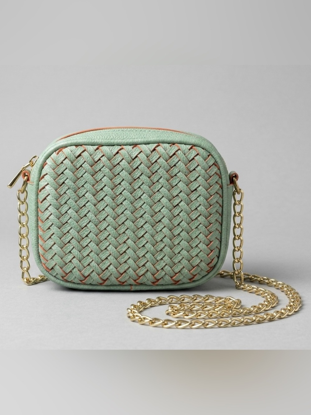 Steve Madden Mint Green Woven Crossbody Bag with Chunky Gold Chain